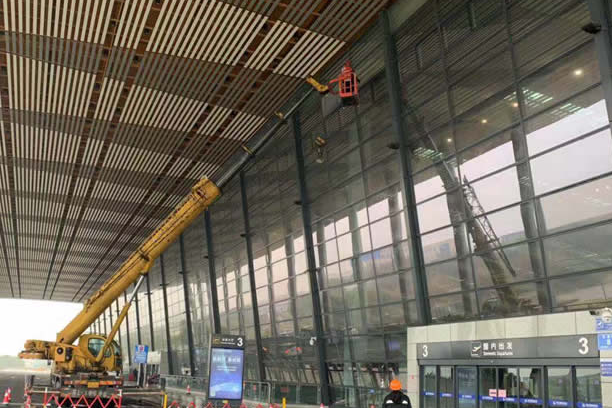 宁化玻璃幕墙维护和保养